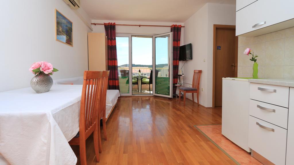Central Beach Apartment Makarska Esterno foto